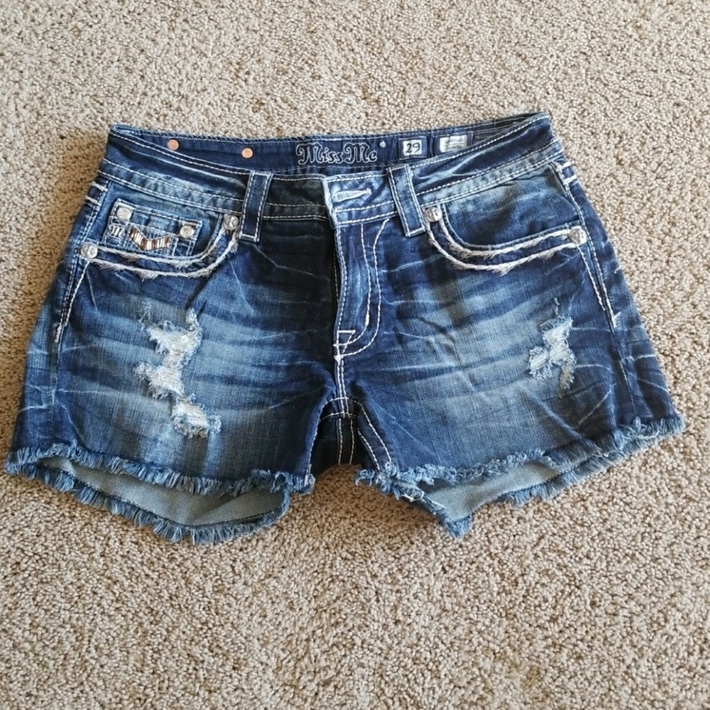 Miss me signature shorts